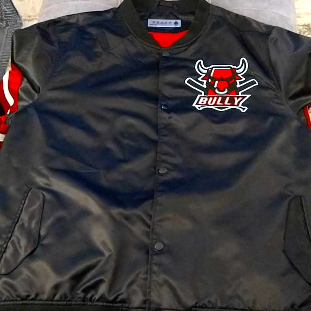 Black pyramid Bully windbreaker
